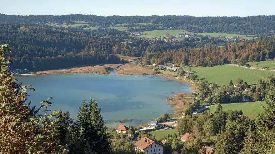 Lac de Saint-Point dans le Haut-Doubs