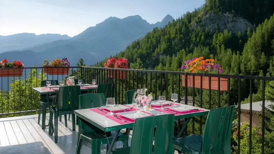 Terrasse du l'Ouka vacances en famille
