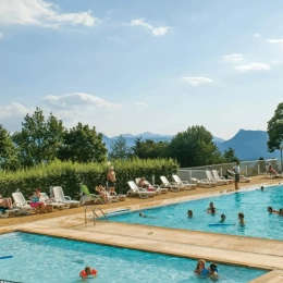 Piscine VTF Le Pigneroux vacances d'été