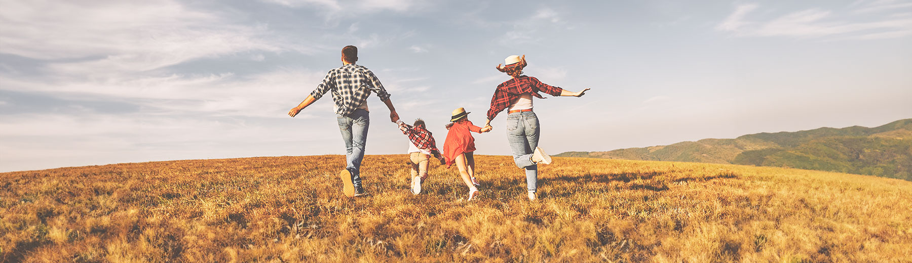 Une famille en vacances d'automne